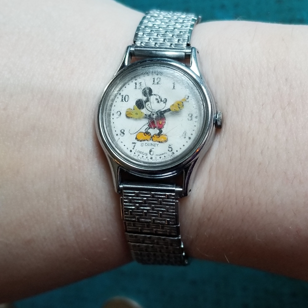 Vintage Mickey Mouse wristwatch Lorus Disney ladies silver tone quartz - Picture 2 of 15